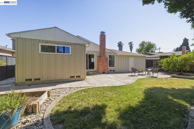 35760 Haley St, Newark, CA 94560