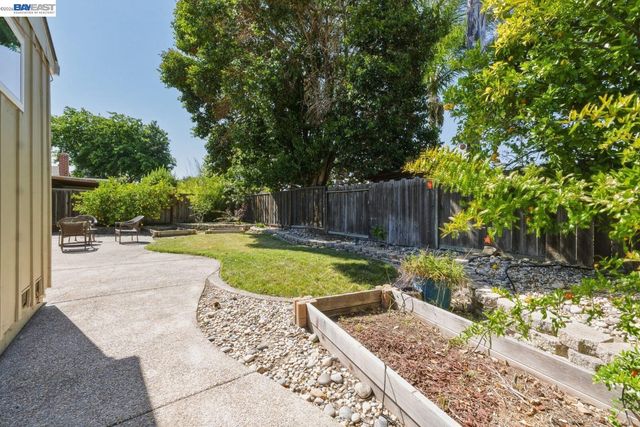 35760 Haley St, Newark, CA 94560