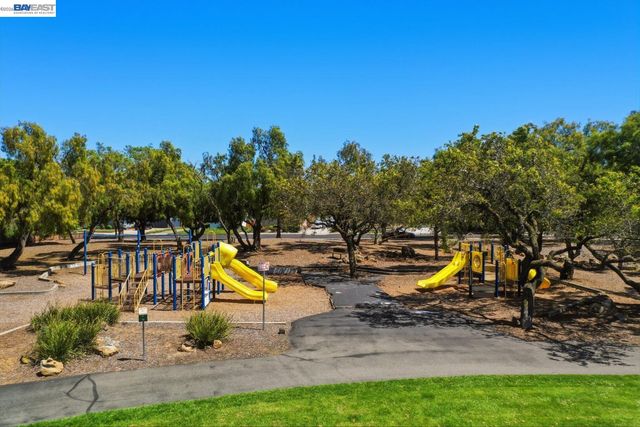 35760 Haley St, Newark, CA 94560