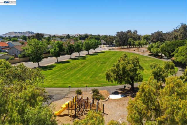 35760 Haley St, Newark, CA 94560