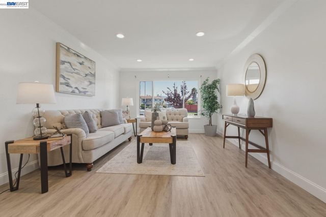 35760 Haley St, Newark, CA 94560