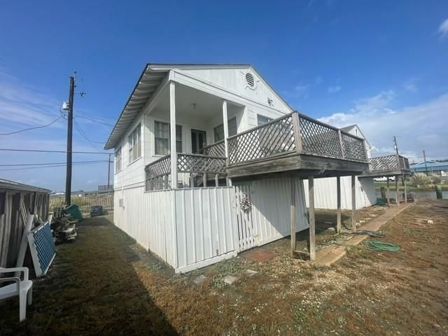 221 E Bayshore Drive, Palacios, TX 77465