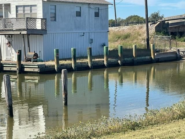 221 E Bayshore Drive, Palacios, TX 77465