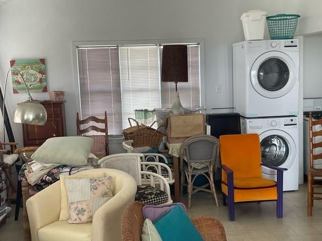 221 E Bayshore Drive, Palacios, TX 77465