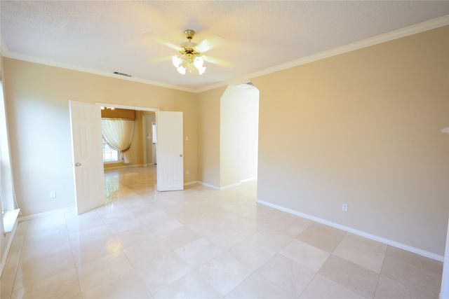 1931 PALOMA Way, Arlington, TX 76006