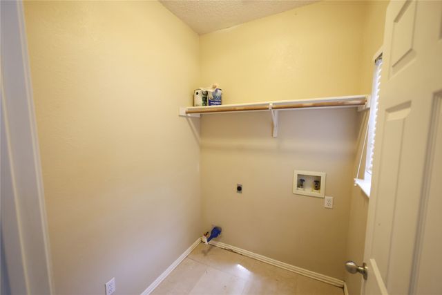 1931 PALOMA Way, Arlington, TX 76006