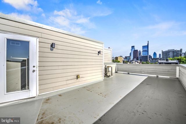 2009 NORTH ST, Philadelphia, PA 19130