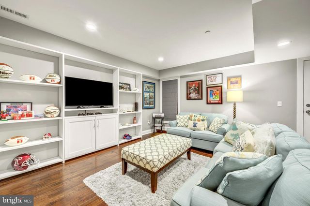 2009 NORTH ST, Philadelphia, PA 19130
