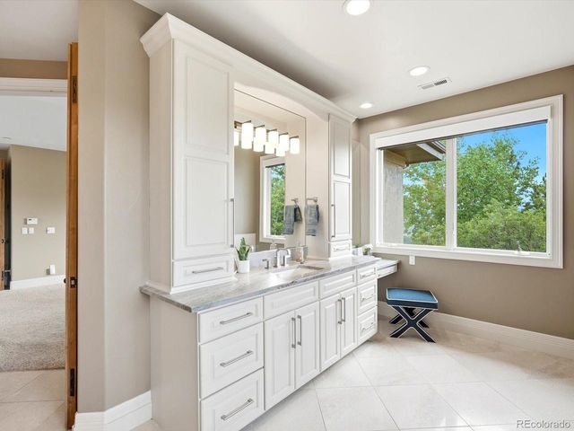 614 Cliffgate Ln, Castle Rock, CO 80108