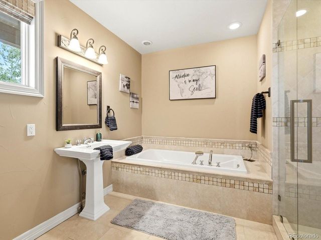 614 Cliffgate Ln, Castle Rock, CO 80108