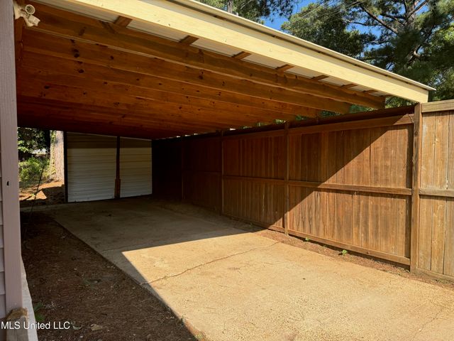 1213 Lake Shore Drive, Byram, MS 39272