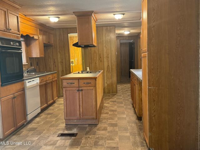 1213 Lake Shore Drive, Byram, MS 39272
