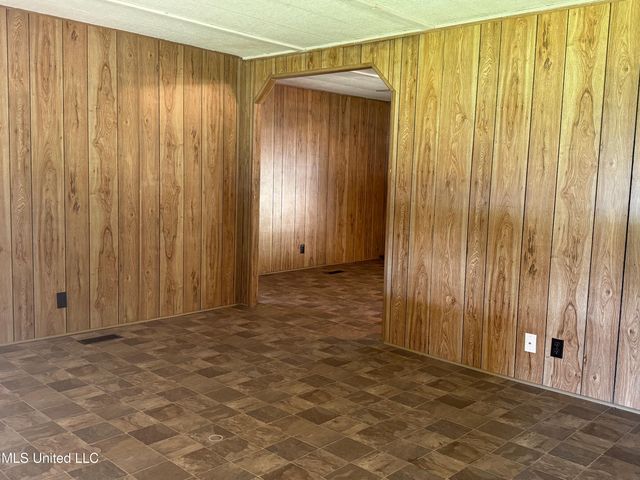 1213 Lake Shore Drive, Byram, MS 39272