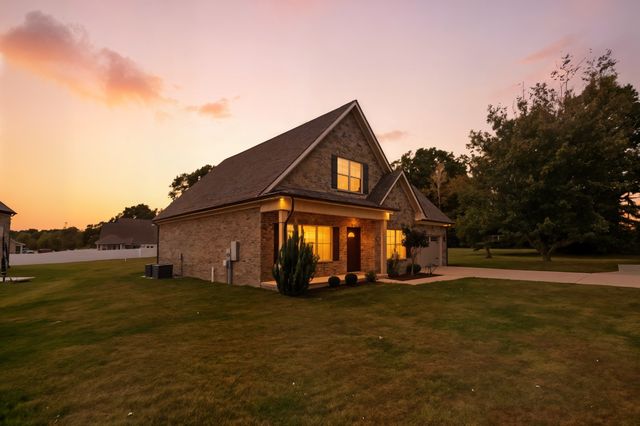 248 Doak Rd, Manchester, TN 37355