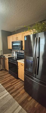 3959 Black Pine Drive, Grove City, OH 43123