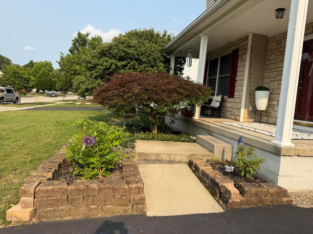 3959 Black Pine Drive, Grove City, OH 43123