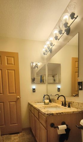3959 Black Pine Drive, Grove City, OH 43123