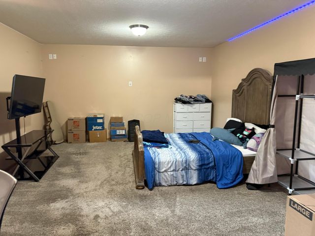 3959 Black Pine Drive, Grove City, OH 43123