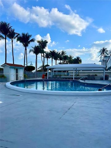 2899 Collins Ave 905, Miami Beach, FL 33140