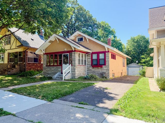 1022 Wakefield Avenue, Saint Paul, MN 55106