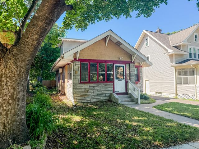 1022 Wakefield Avenue, Saint Paul, MN 55106