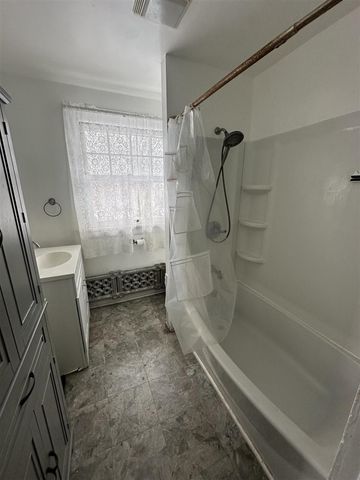 72 Fremont Street, Battle Creek, MI 49017