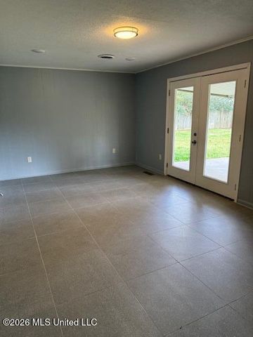 425 W Chulahoma Avenue, Holly Springs, MS 38635