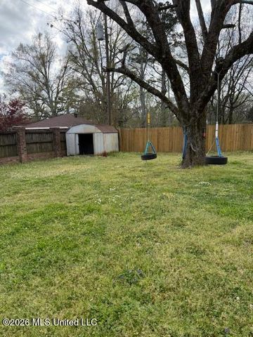 425 W Chulahoma Avenue, Holly Springs, MS 38635