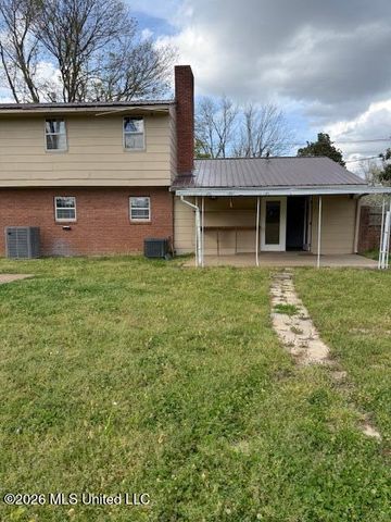 425 W Chulahoma Avenue, Holly Springs, MS 38635