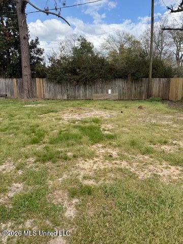 425 W Chulahoma Avenue, Holly Springs, MS 38635