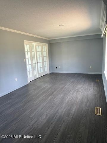 425 W Chulahoma Avenue, Holly Springs, MS 38635