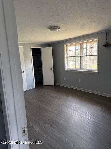 425 W Chulahoma Avenue, Holly Springs, MS 38635