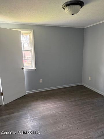 425 W Chulahoma Avenue, Holly Springs, MS 38635