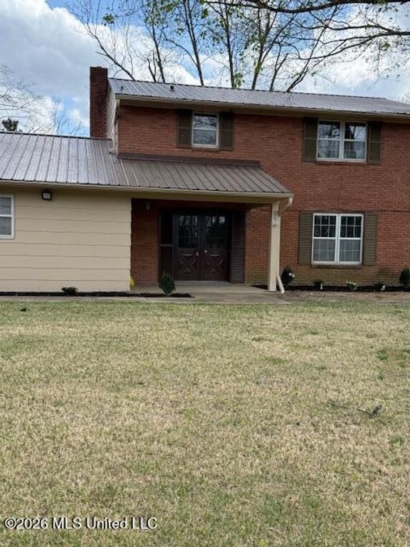 425 W Chulahoma Avenue, Holly Springs, MS 38635