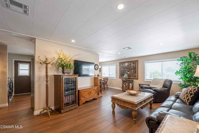 2 Robertson Way, Newbury Park, CA 91320