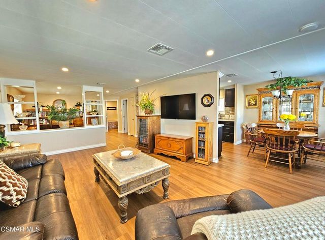 2 Robertson Way, Newbury Park, CA 91320