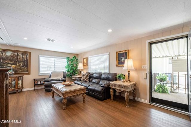 2 Robertson Way, Newbury Park, CA 91320