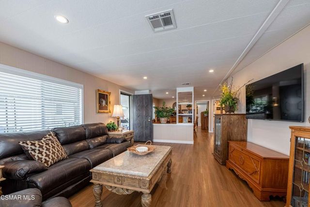 2 Robertson Way, Newbury Park, CA 91320