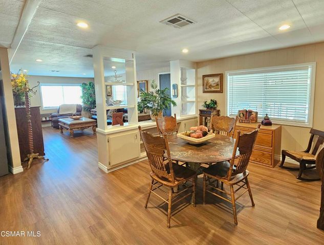 2 Robertson Way, Newbury Park, CA 91320