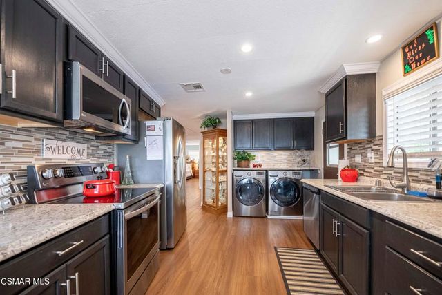2 Robertson Way, Newbury Park, CA 91320