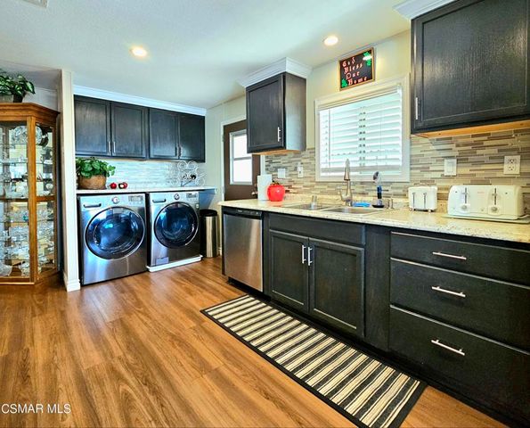 2 Robertson Way, Newbury Park, CA 91320
