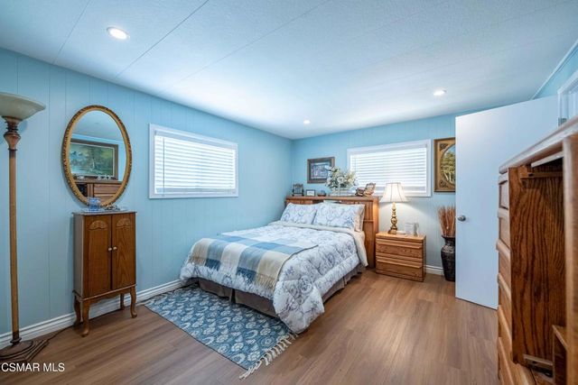 2 Robertson Way, Newbury Park, CA 91320