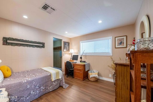 2 Robertson Way, Newbury Park, CA 91320