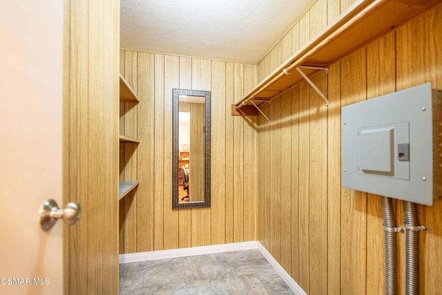 2 Robertson Way, Newbury Park, CA 91320