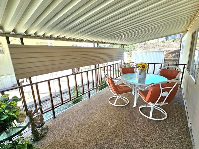 2 Robertson Way, Newbury Park, CA 91320