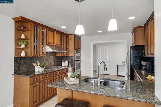 2415 Crestline Rd, Pleasanton, CA 94566