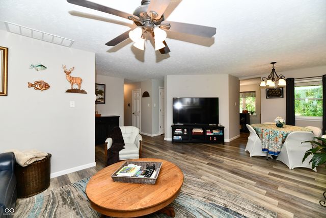 6671 E Rosebud Lane, Mooresville, IN 46158