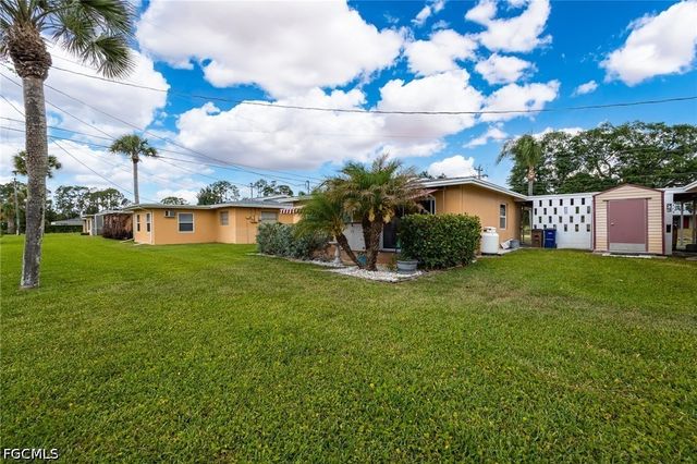 2206 E 6th ST, Lehigh Acres, FL 33936
