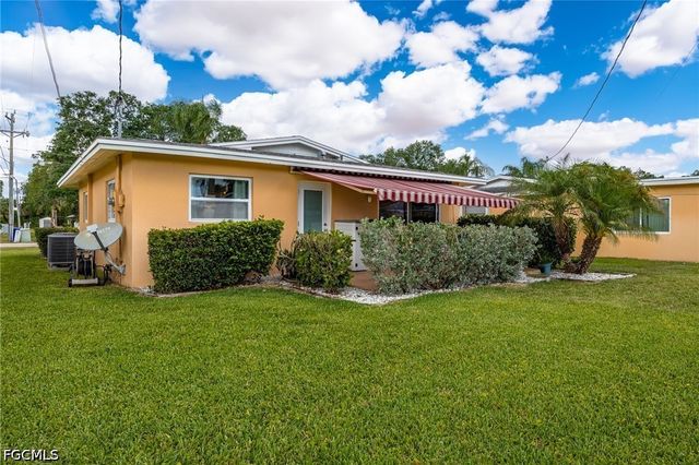 2206 E 6th ST, Lehigh Acres, FL 33936