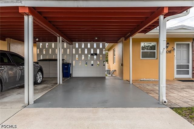 2206 E 6th ST, Lehigh Acres, FL 33936